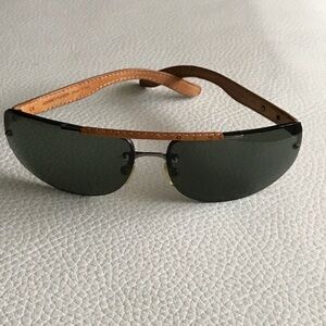 Alviero Martini Stylish Black and Brown Map Print Sunglasses! 💥